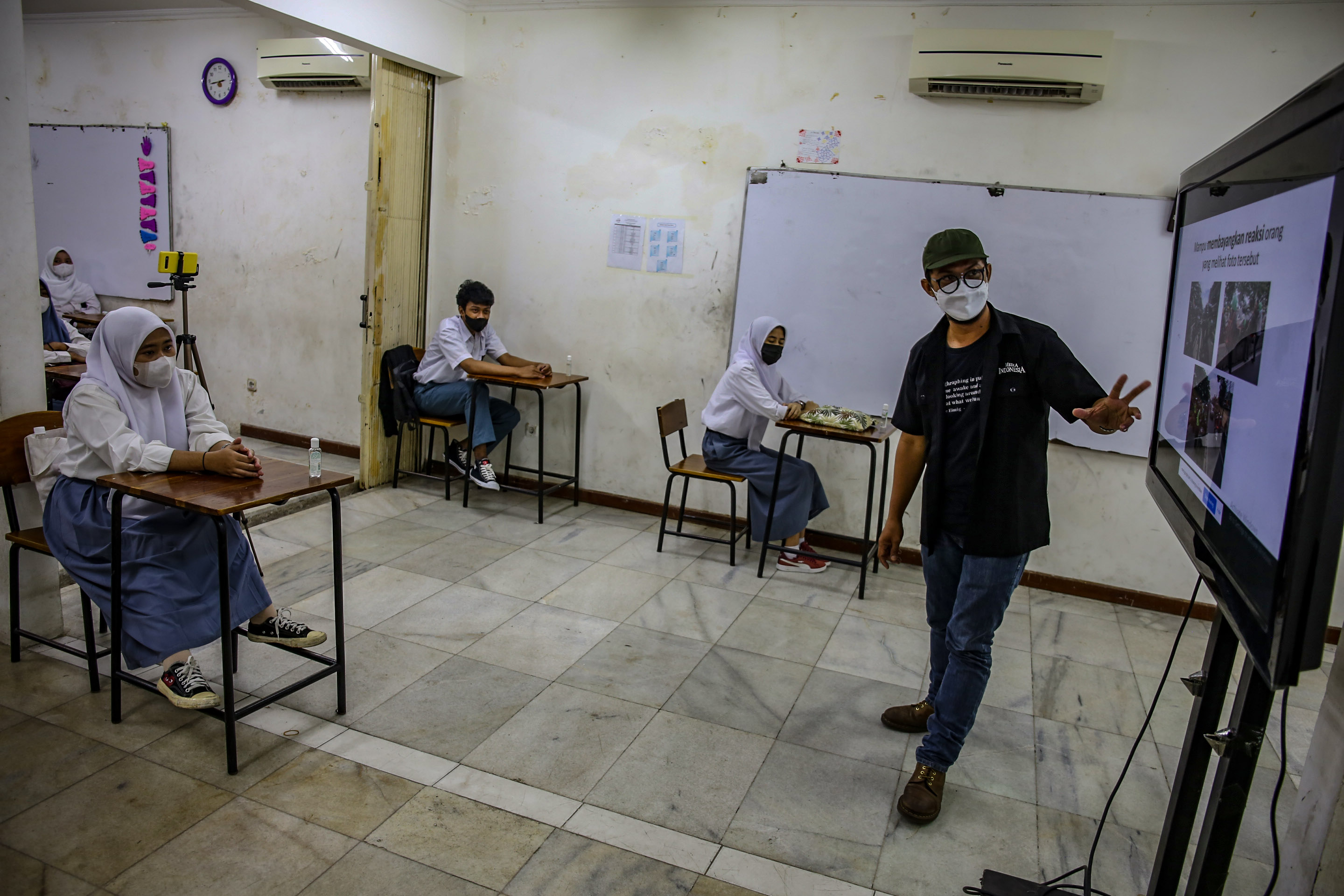 Media Mengajar Peringatan HUT MI ke-52