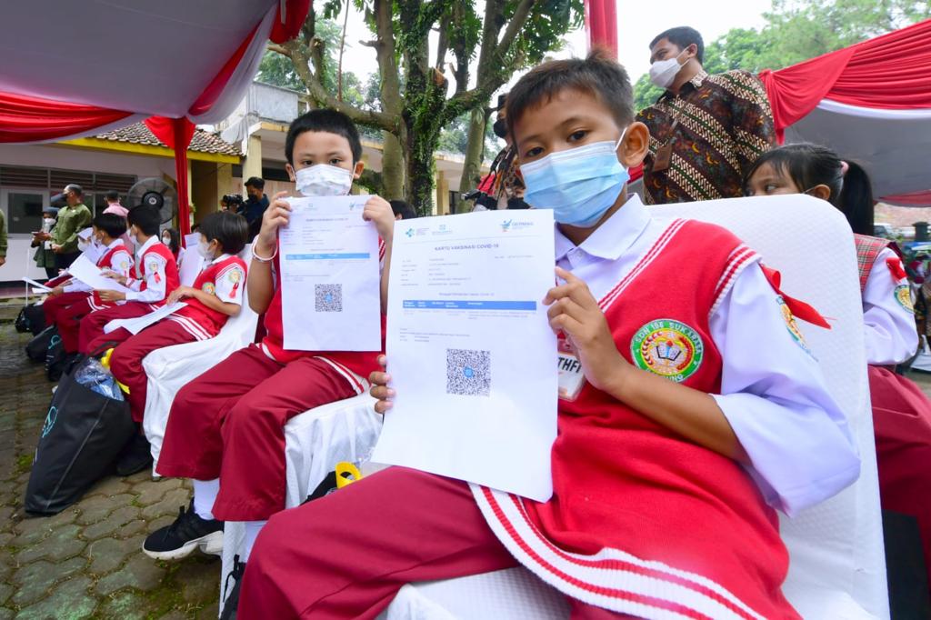 Ibu Negara Kunjungi Vaksinasi Anak