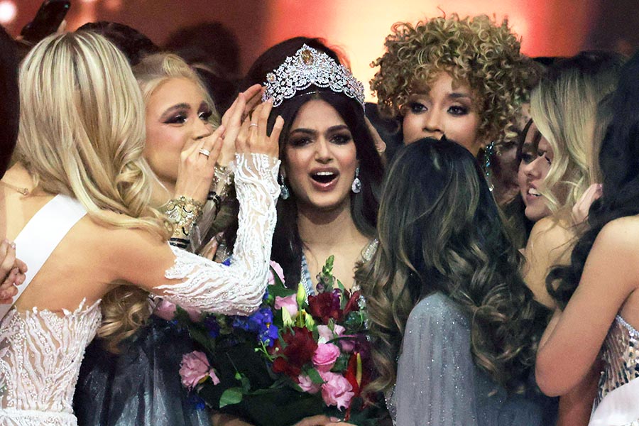 Harnaaz Sandhu dari India Terpilih Sebagai Miss Universe 2021