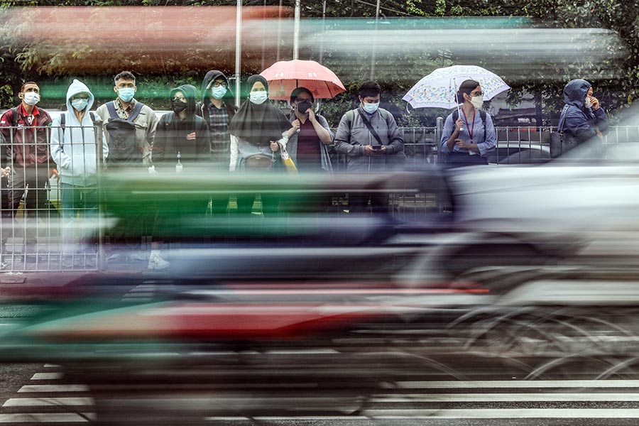 Pemerintah Batalkan Penerapan PPKM Level 3 saat Natal dan Tahun Baru 