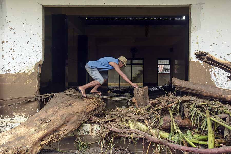 Banjir Bandang dan Tanah Longsor di Dusun Batulayar Utara NTB 