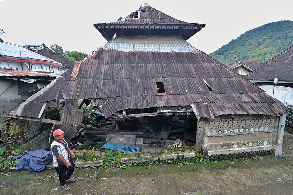 Masjid Kuno Terbengkalai di Kerinci