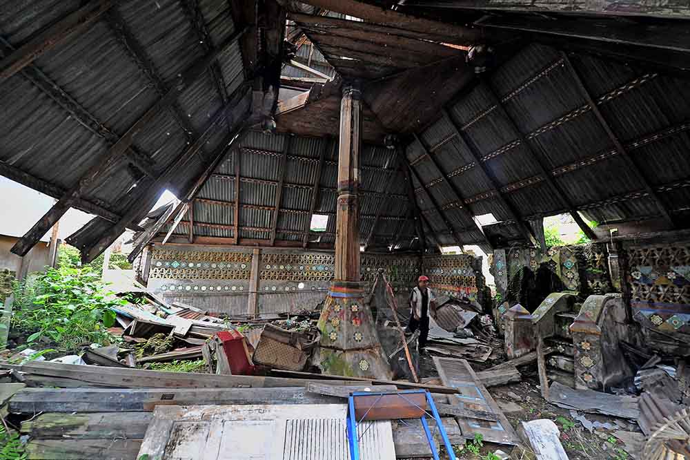 Masjid Kuno Terbengkalai di Kerinci