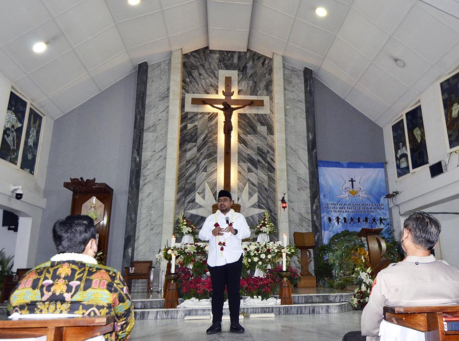 Menteri Agama Kunjungi ke Gereja Katedral Lampung 