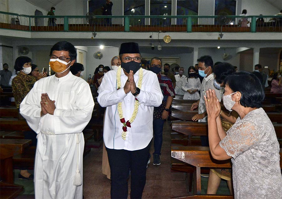 Menteri Agama Kunjungi ke Gereja Katedral Lampung 