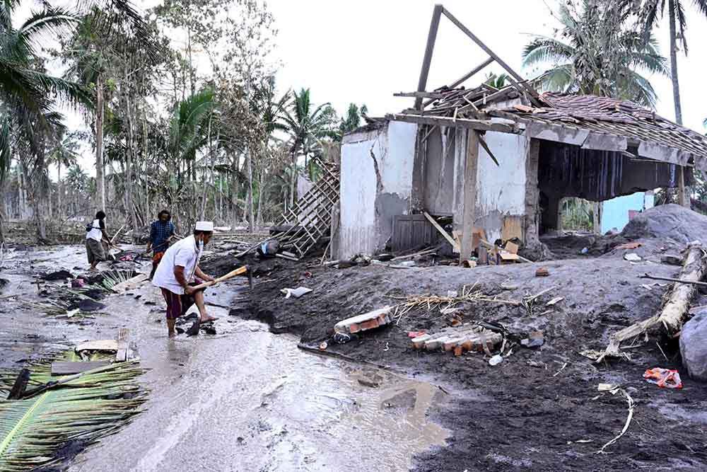 Pencarian Korban Erupsi Semeru