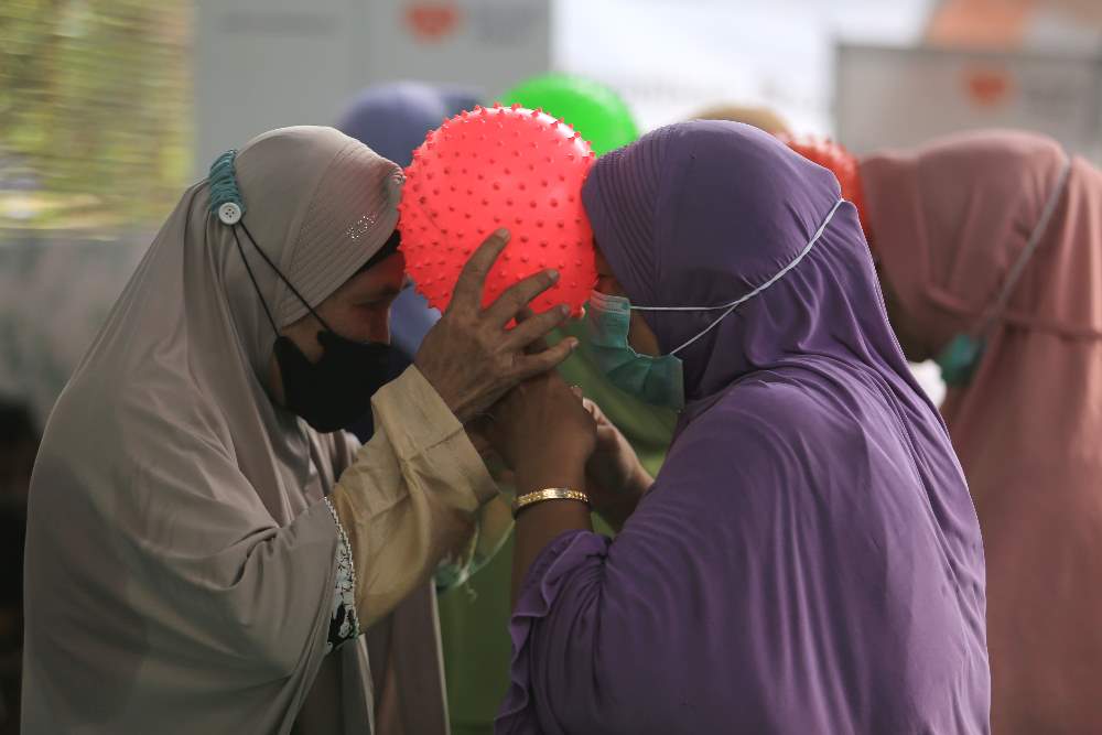 Lansia Sambut Hari Ibu