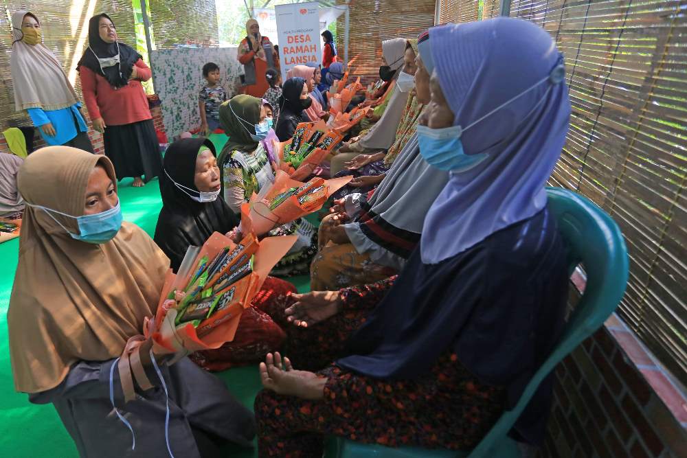 Lansia Sambut Hari Ibu