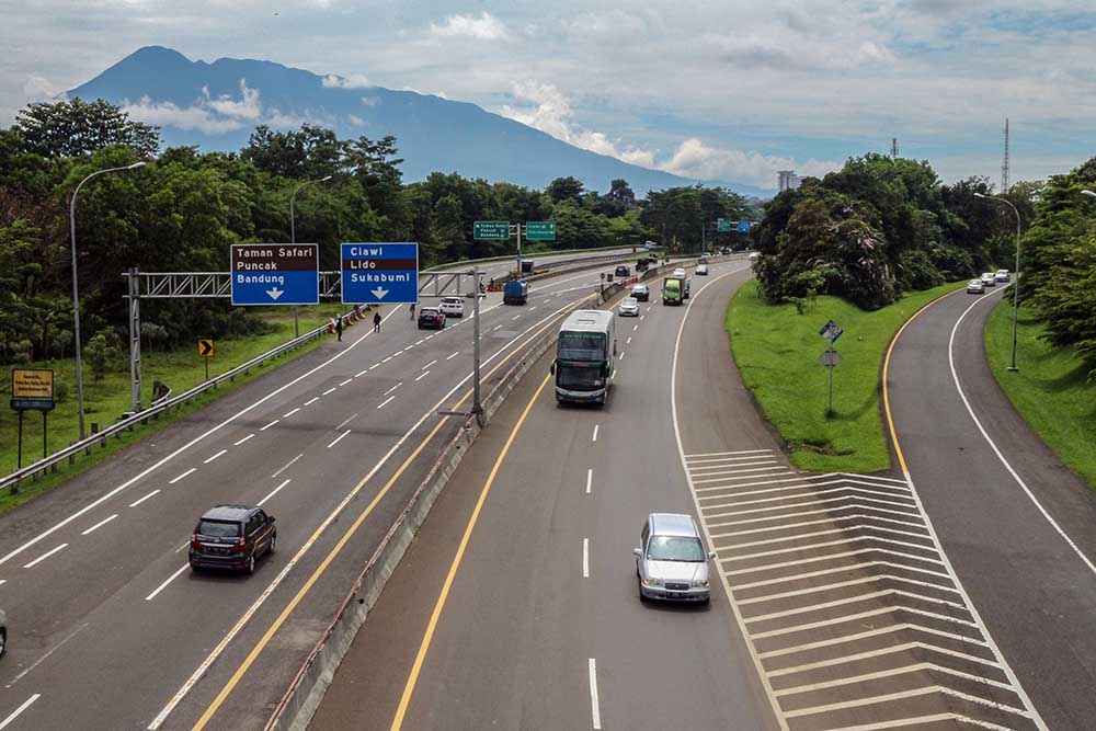 Jalur Wisata ke Puncak Lengang