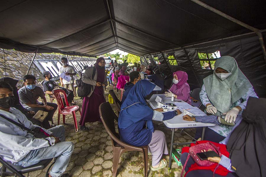 Razia Warga yang Belum Vaksin Covid-19 di Kalimantan Selatan 