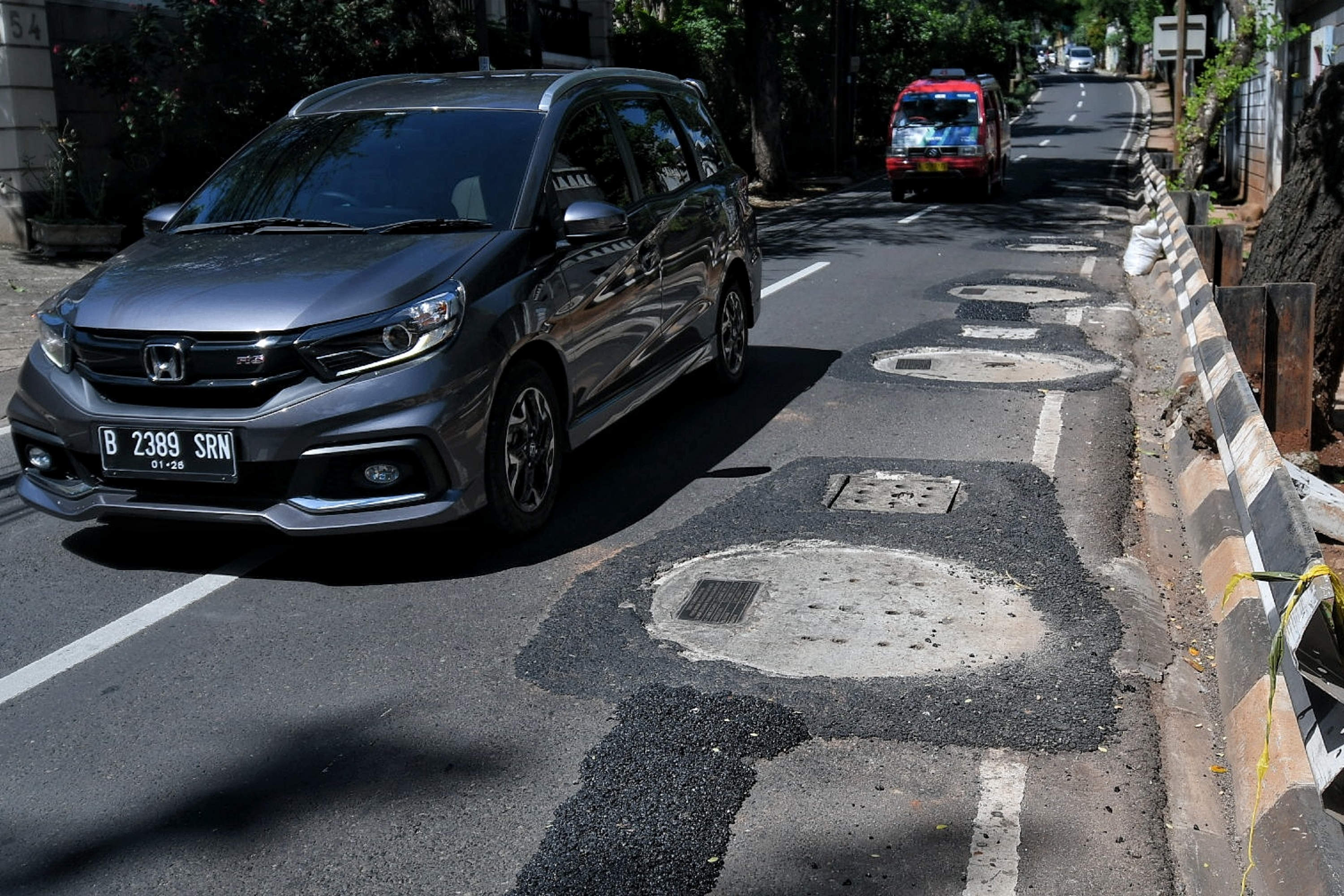 Sumur Resapan di Badan Jalan
