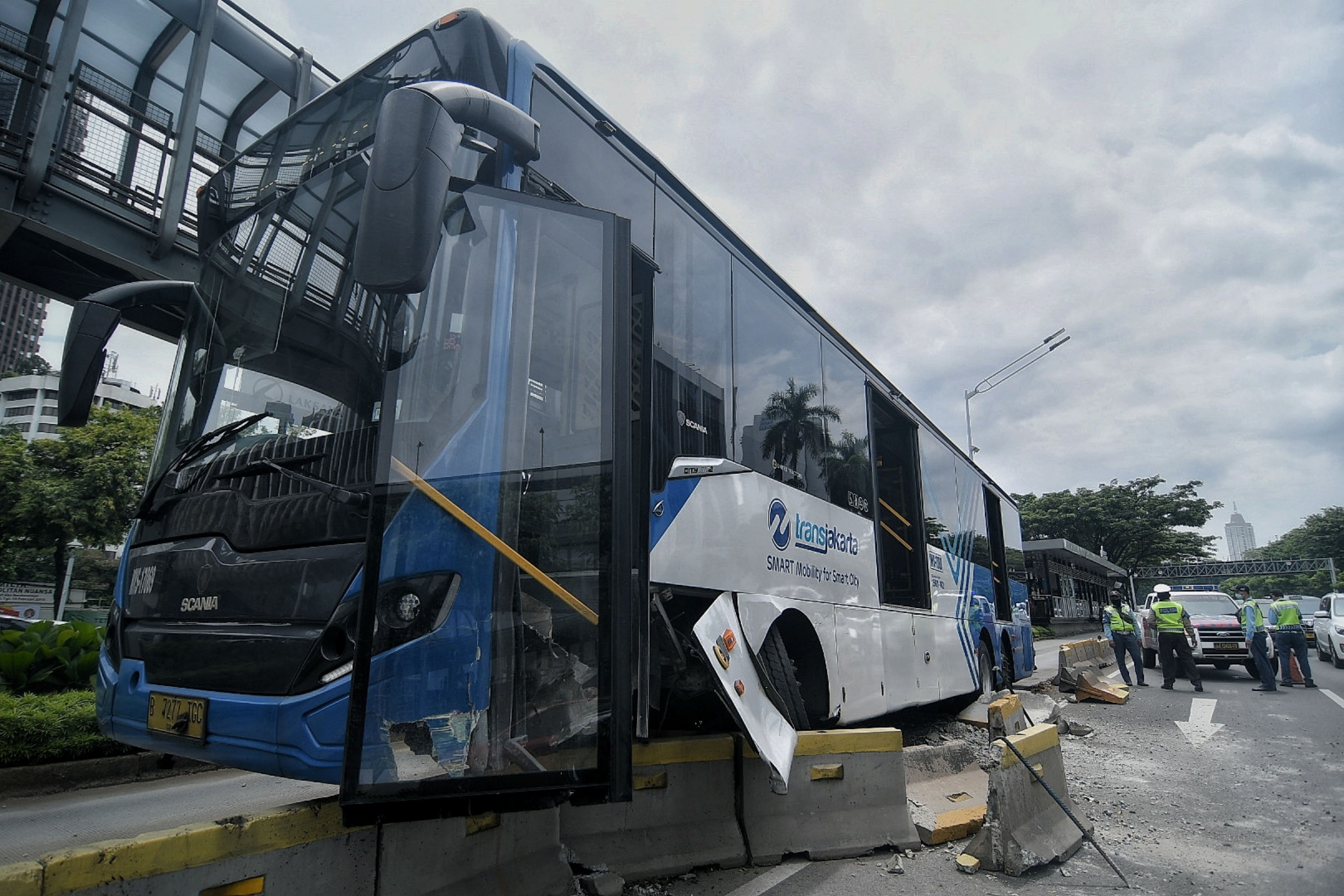 Kecelakaan Tunggal Bus TransJakarta