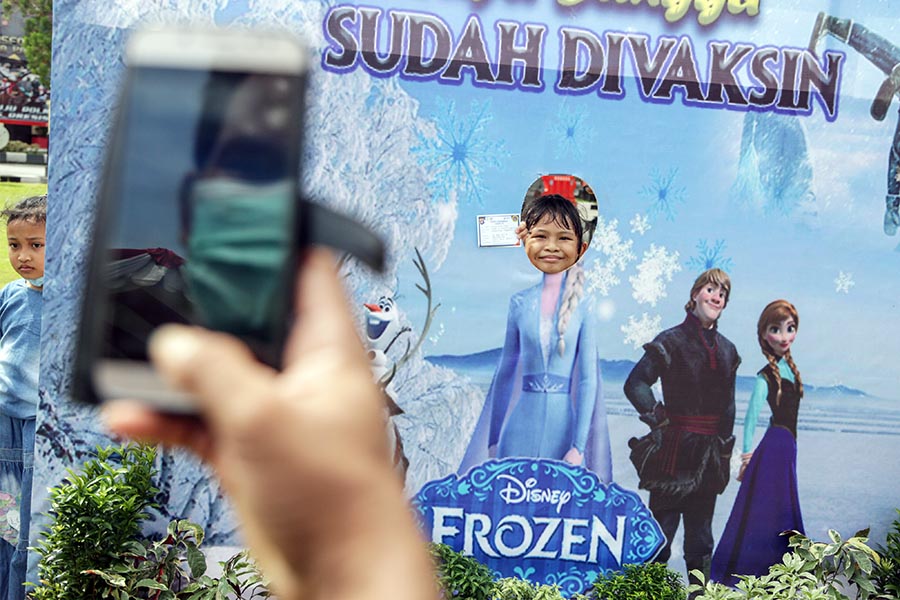 Vaksinasi Covid-19 bagi Anak Berhadiah Sepeda 