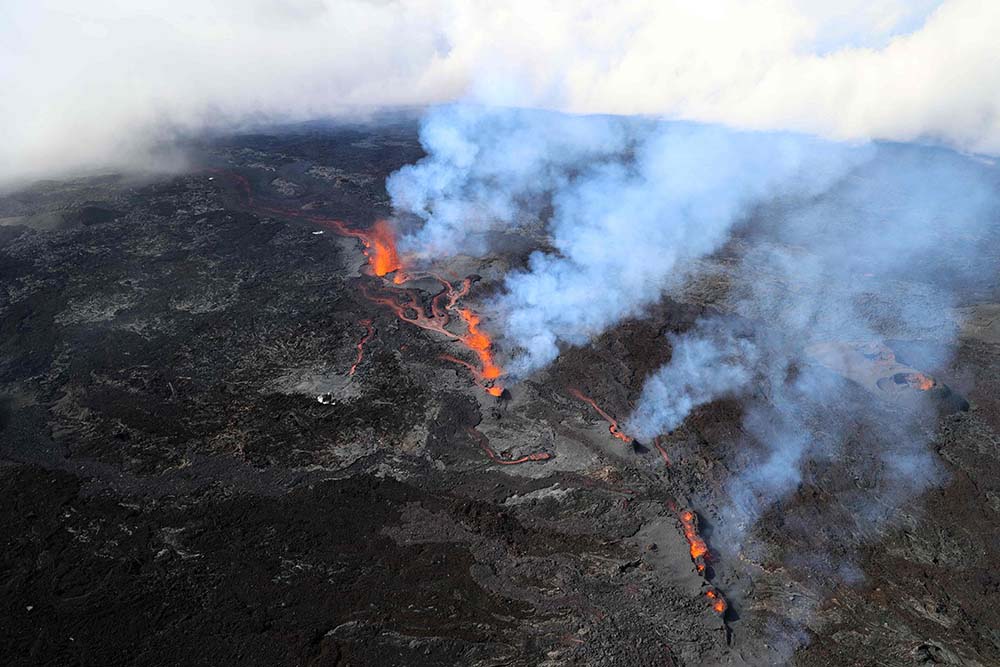 Gunung Berapi Piton de la Fournaise Meletus