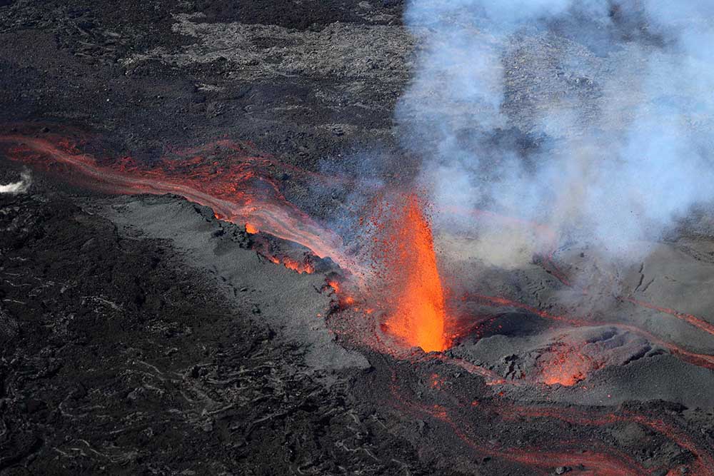 Gunung Berapi Piton de la Fournaise Meletus
