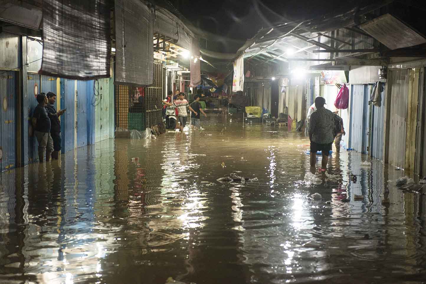 Banjir Akibat Curah Hujan yang Tinggi dan Luapan Sungai Krueng 