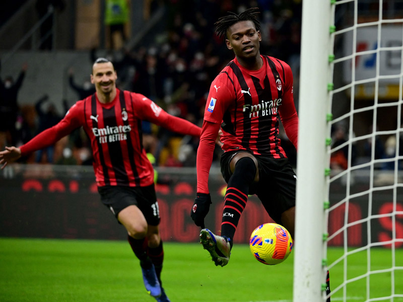 Rossoneri Menang Telak 