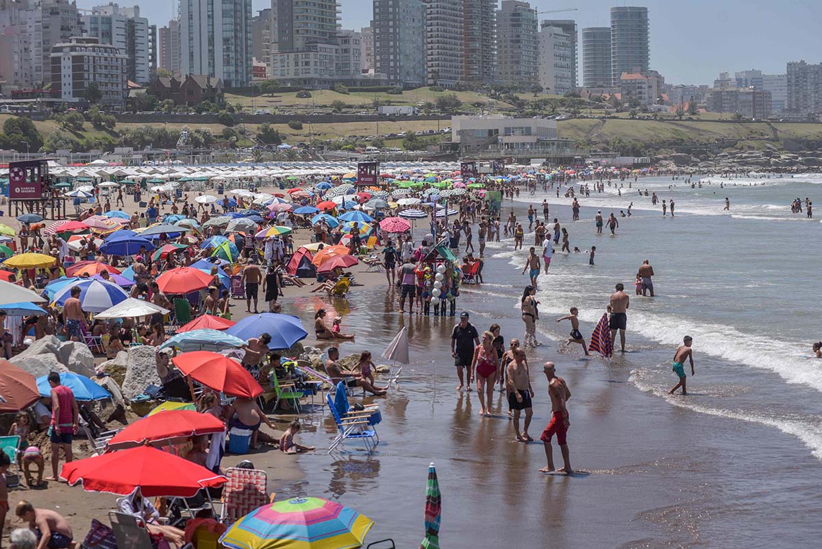 Lonjakan Kasus Covid-19 di Tengah Liburan Musim Panas Argentina