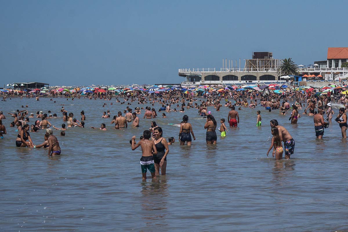 Lonjakan Kasus Covid-19 di Tengah Liburan Musim Panas Argentina