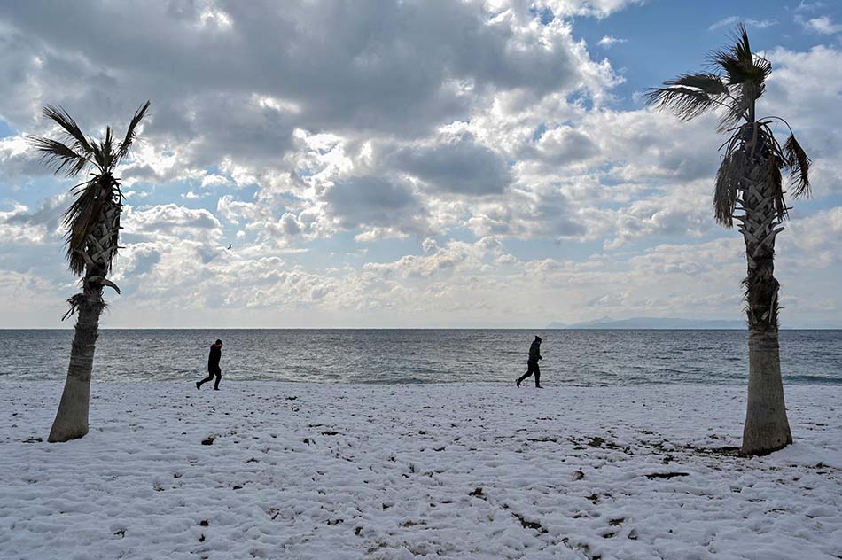 Badai Salju Lumpuhkan Transportasi di Yunani