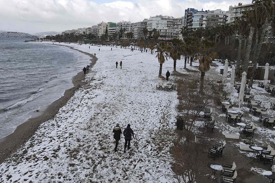 Badai Salju Lumpuhkan Transportasi di Yunani