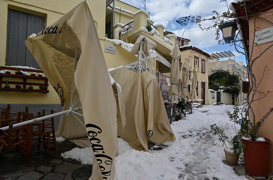 Badai Salju Lumpuhkan Transportasi di Yunani