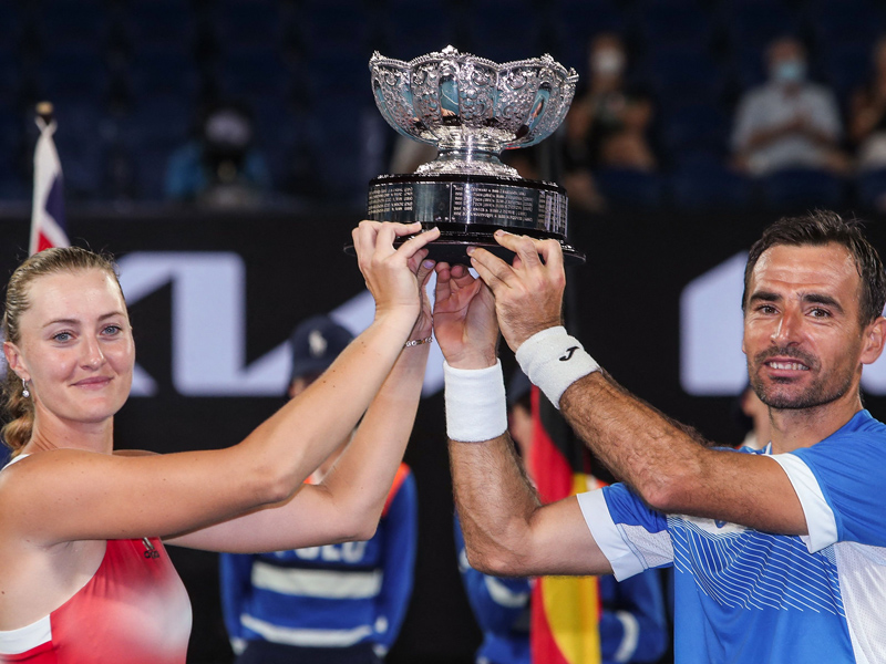 Juara Ganda Campuran Australian Open