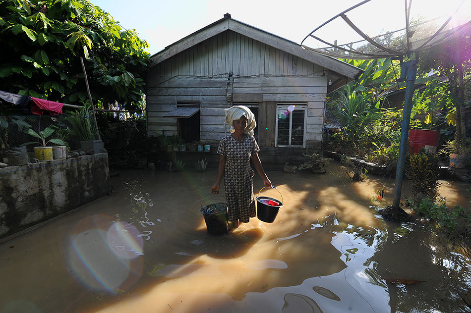 Banjir Luapan Sungai Batang Tebo di Jambi