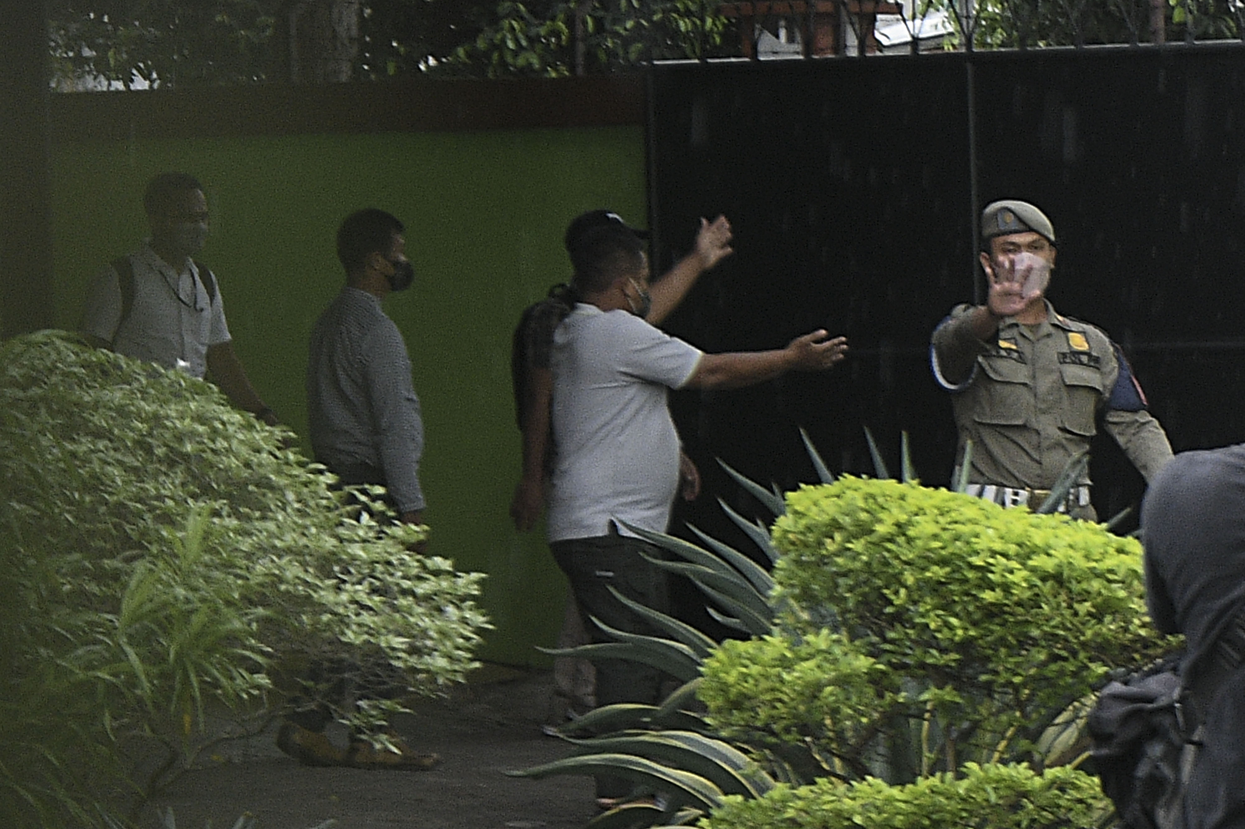 KPK Geledah Ruang Kerja Walikota Bekasi