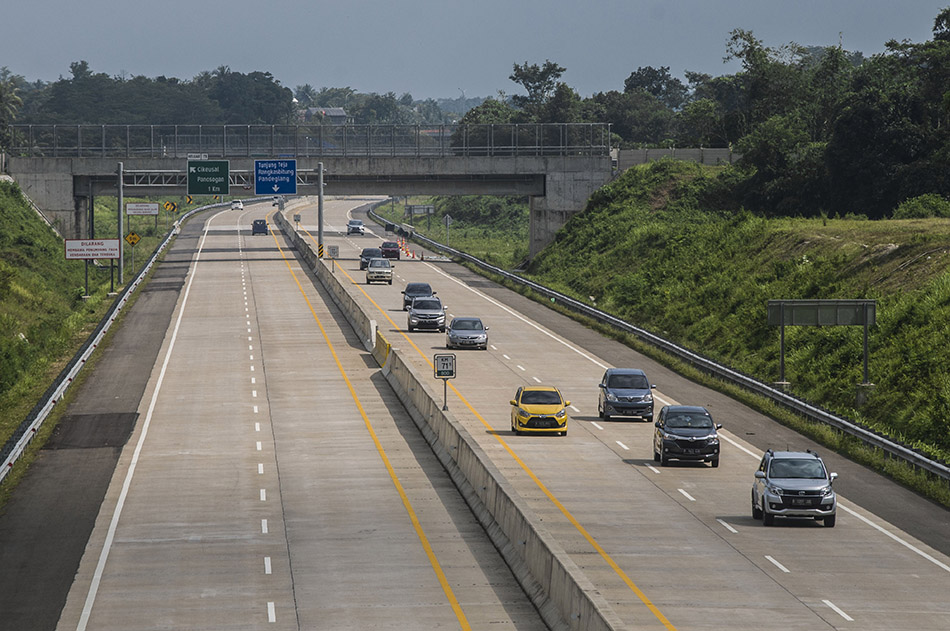 Sistem Transaksi Tol Nirsentuh 