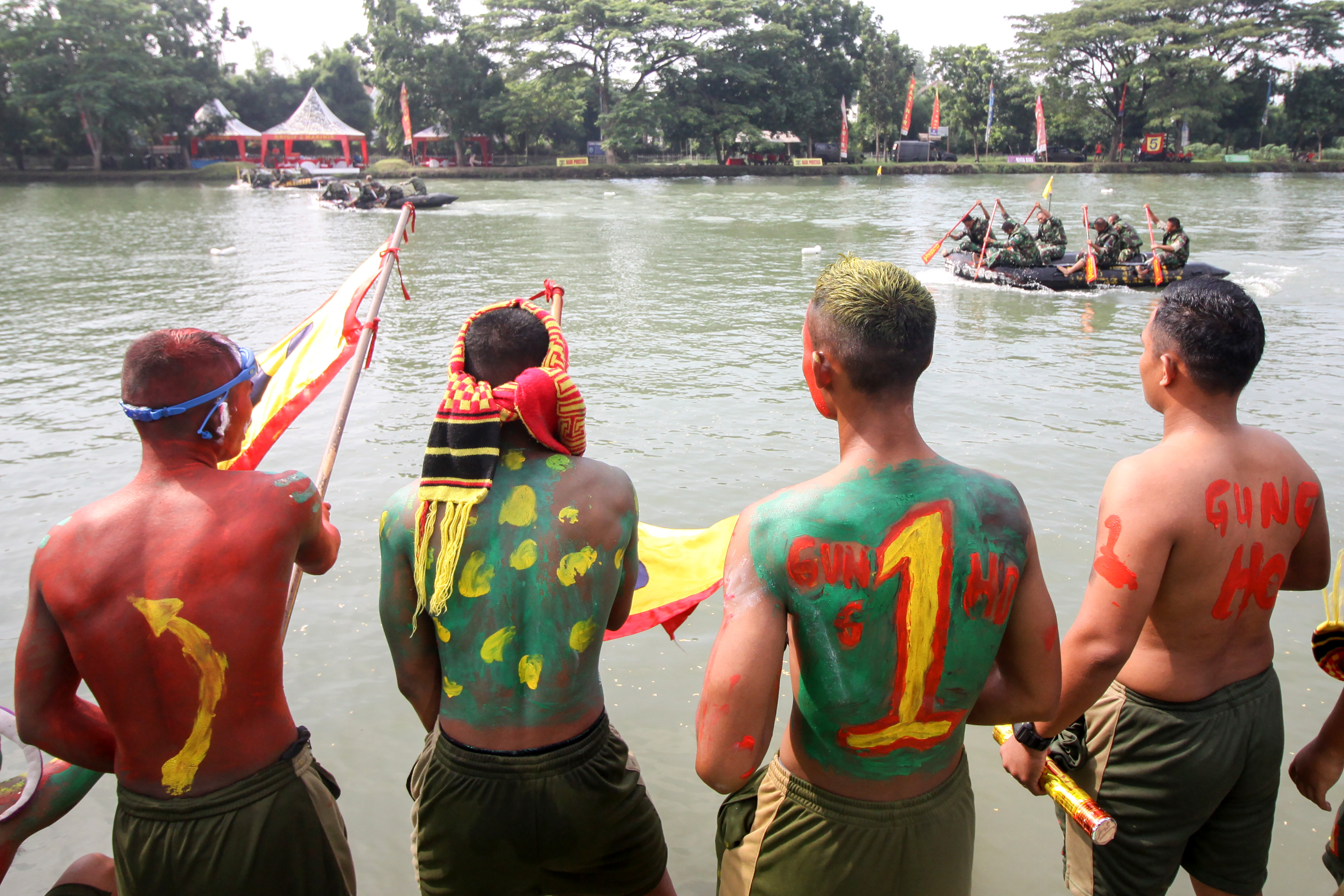 Lomba Dayung Perahu Karet