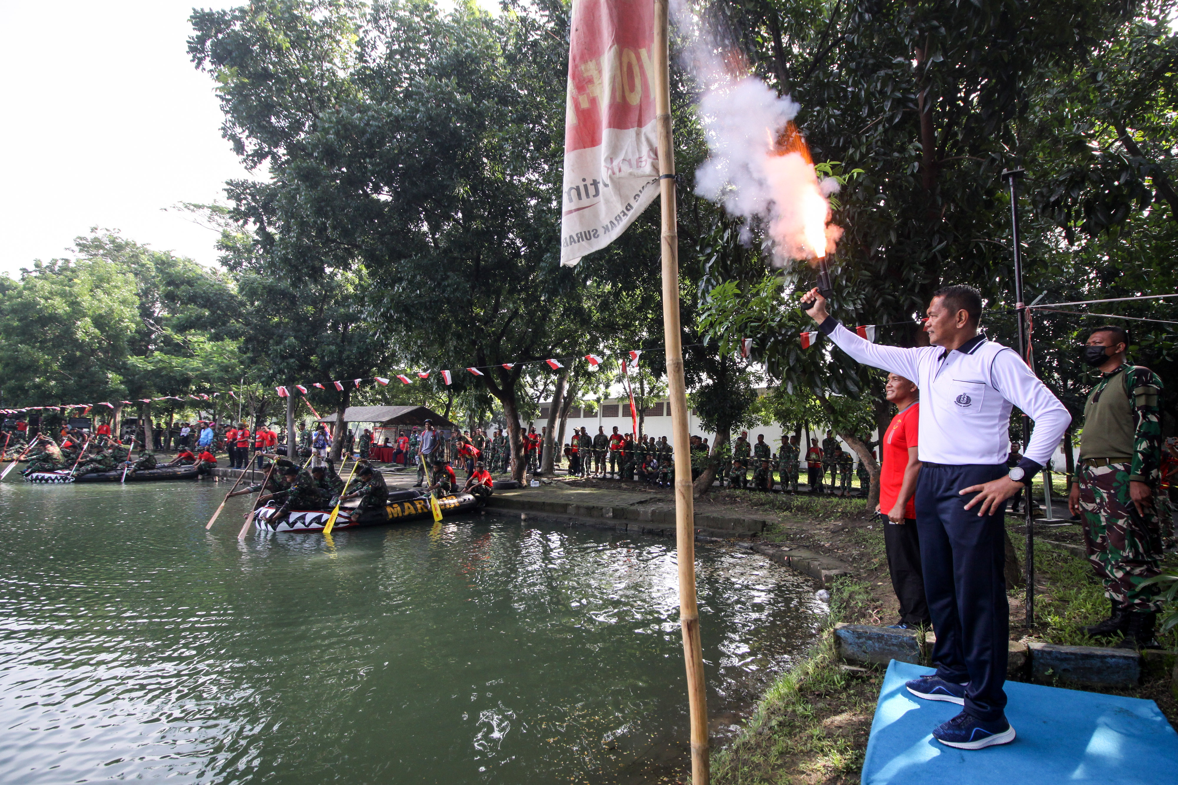 Lomba Dayung Perahu Karet