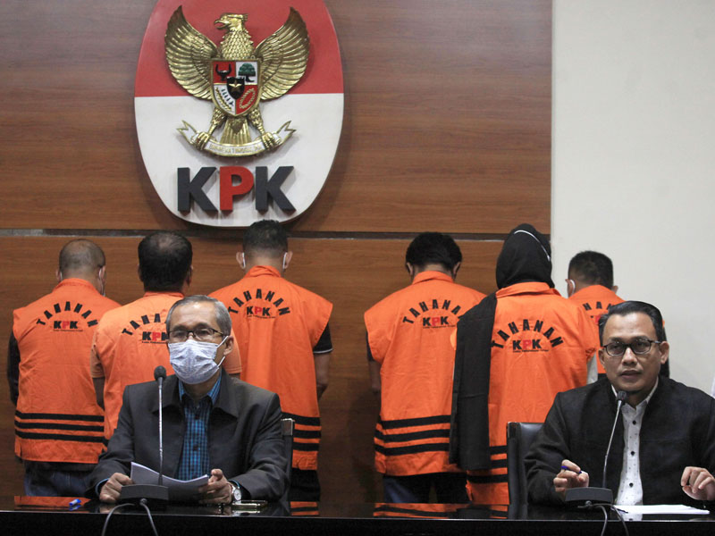 KPK Tahan Bupati Penajam Paser Utara