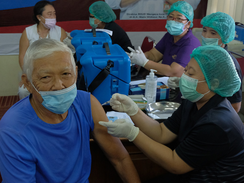Vaksinasi Booster Covid-19 Lansia 