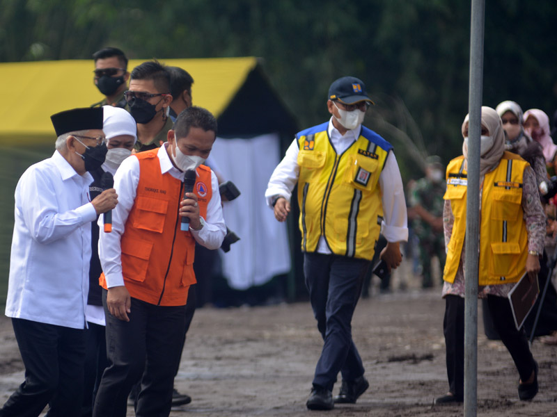 Wakil Presiden Ma'ruf Amin Tinjau Huntara Gunung Semeru