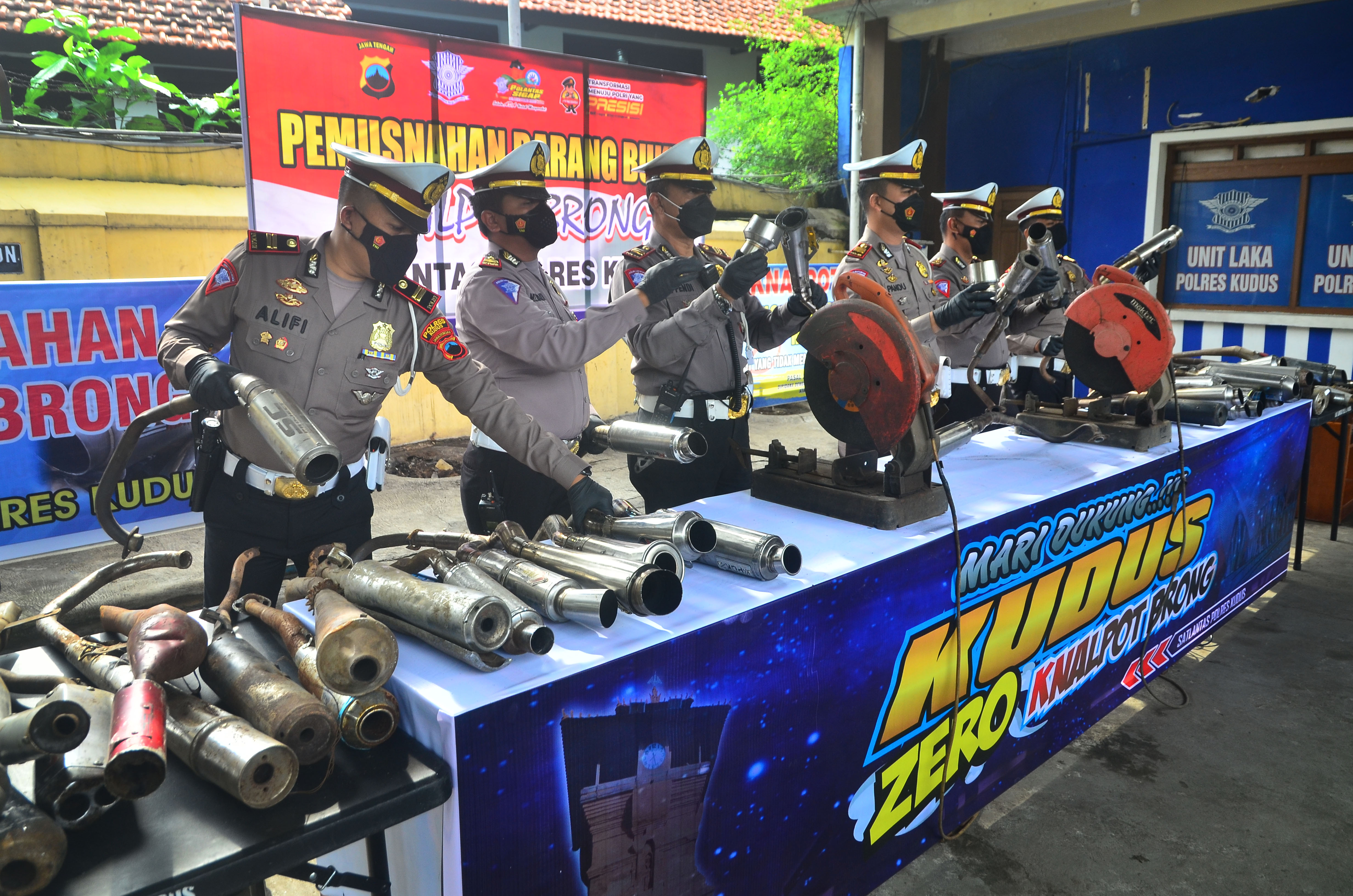 Pemusnahan Knalpot Brong