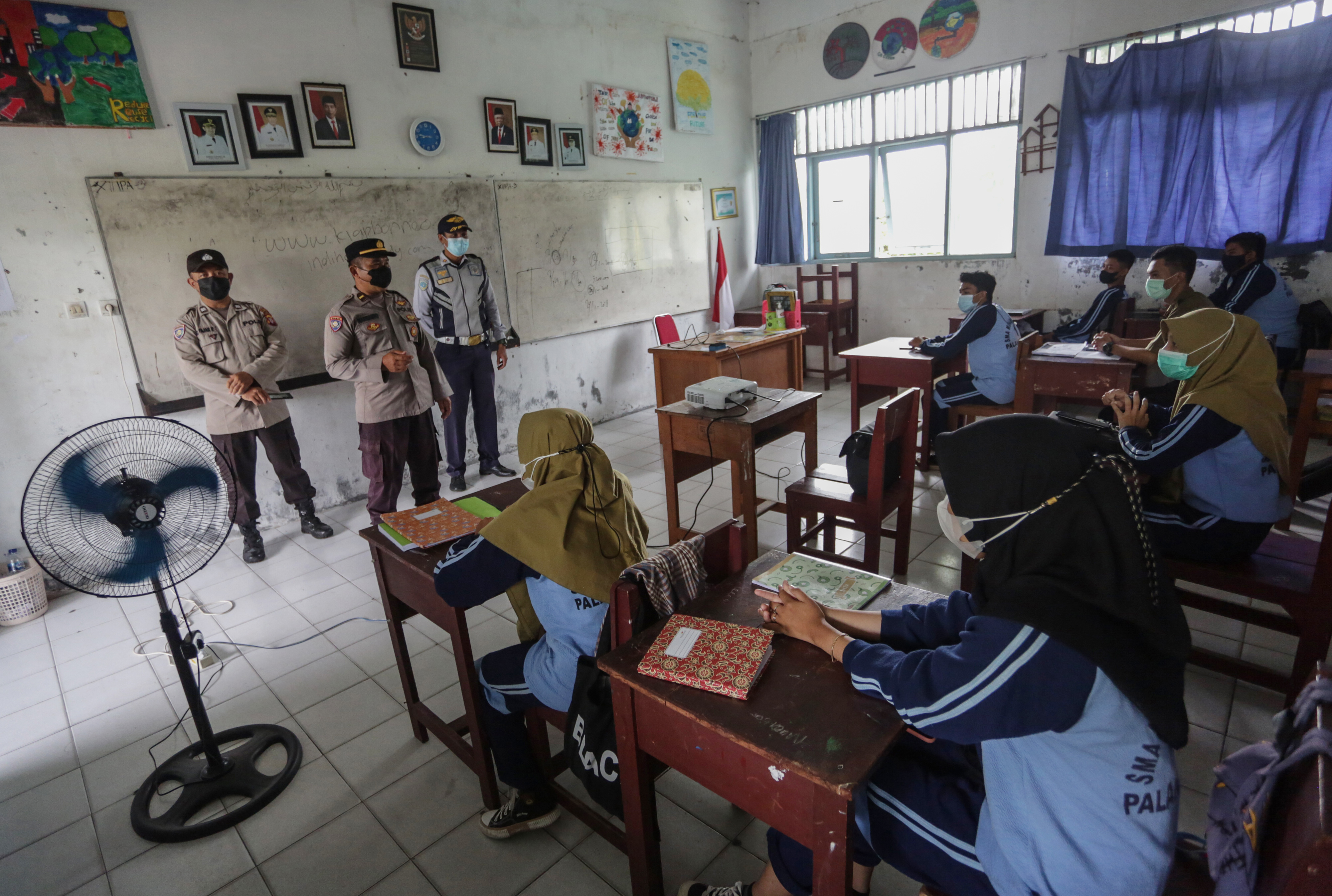 Pengawasan Prokes PTM Terbatas di Palangkaraya