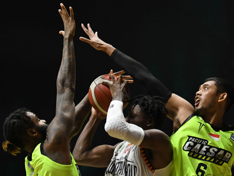 NSH Kalahkan Pacifik Caesar