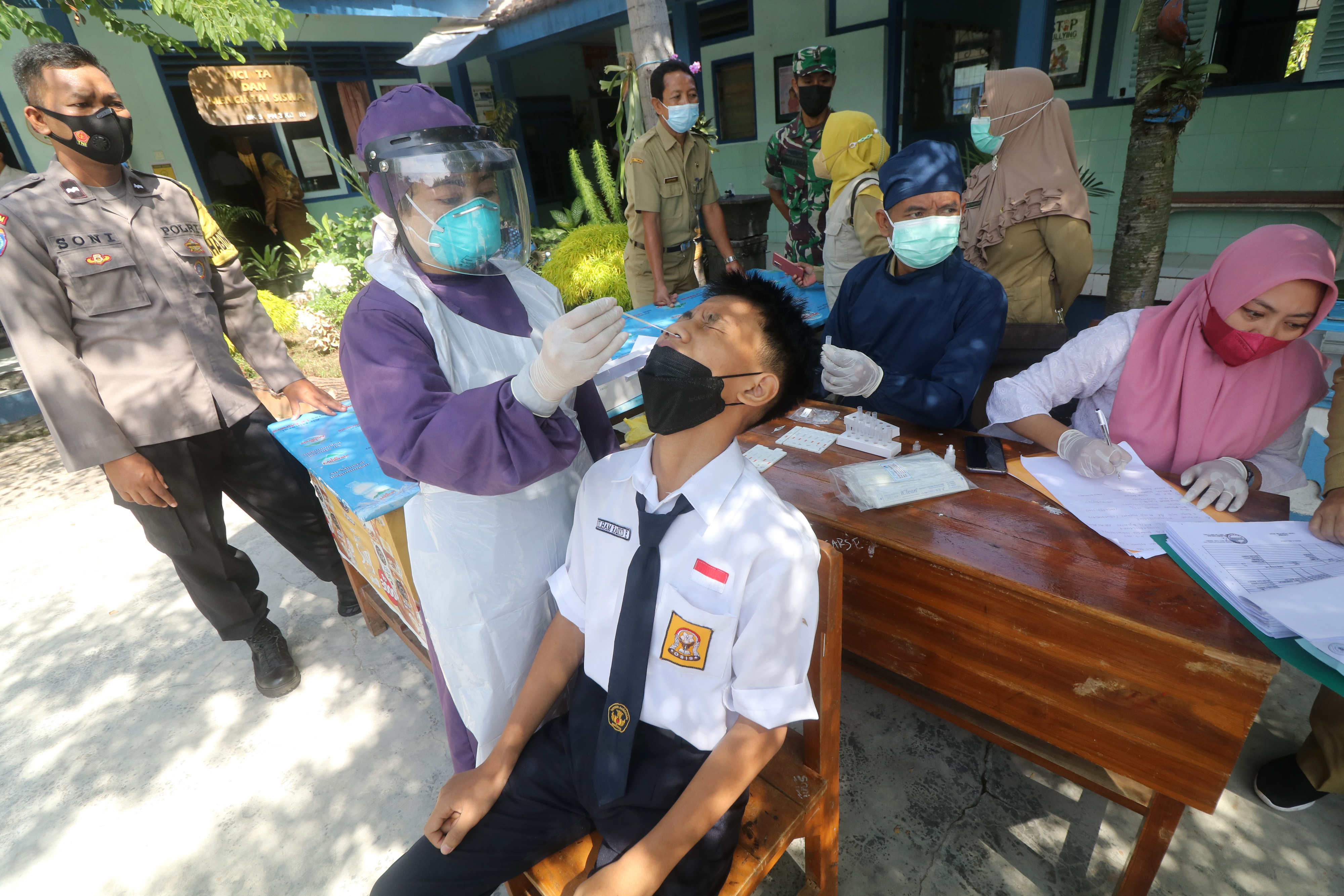 Deteksi Penyebaran Covid-19 di Sekolah