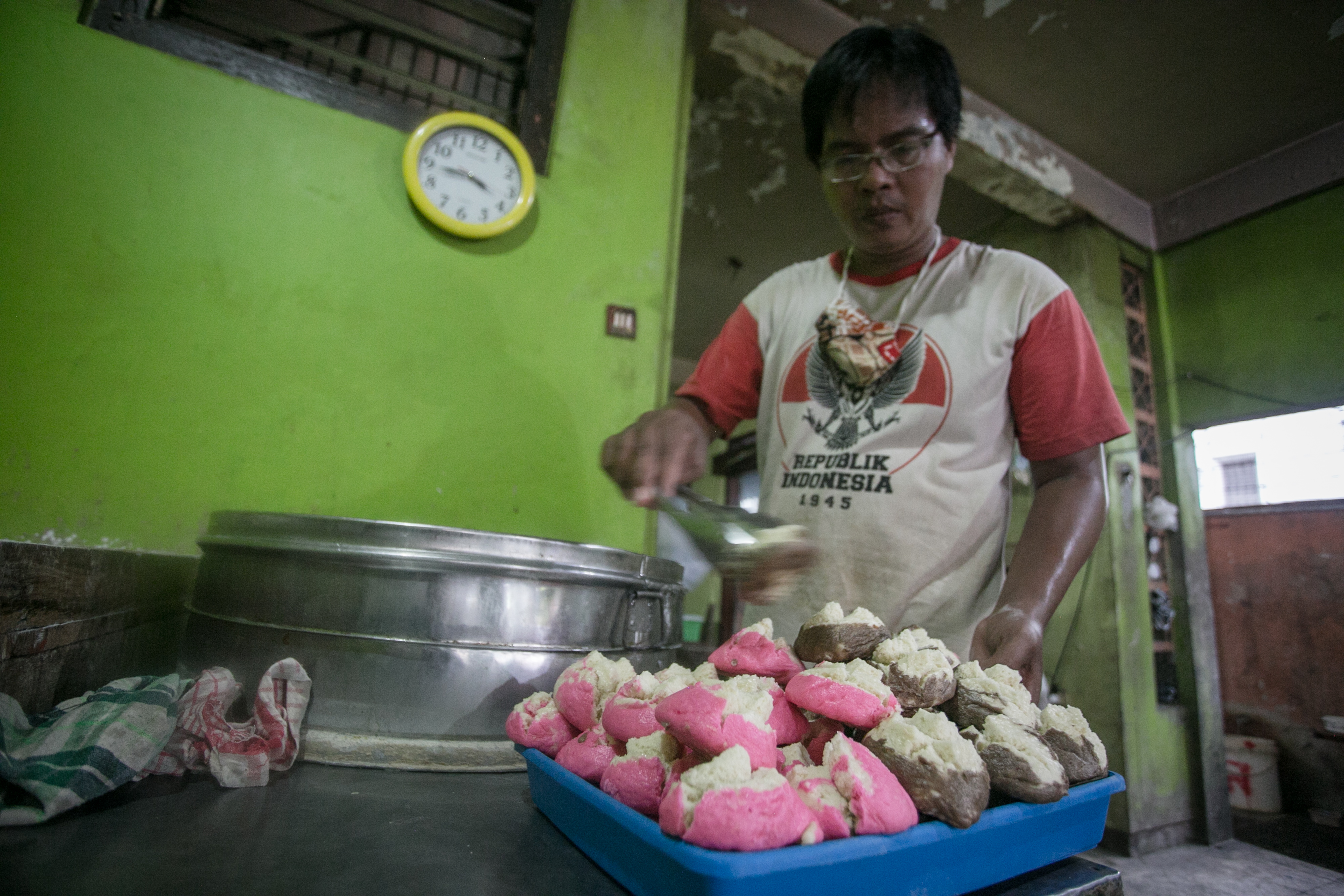 Permintaan Kue Moho Meningkat Jelang Imlek