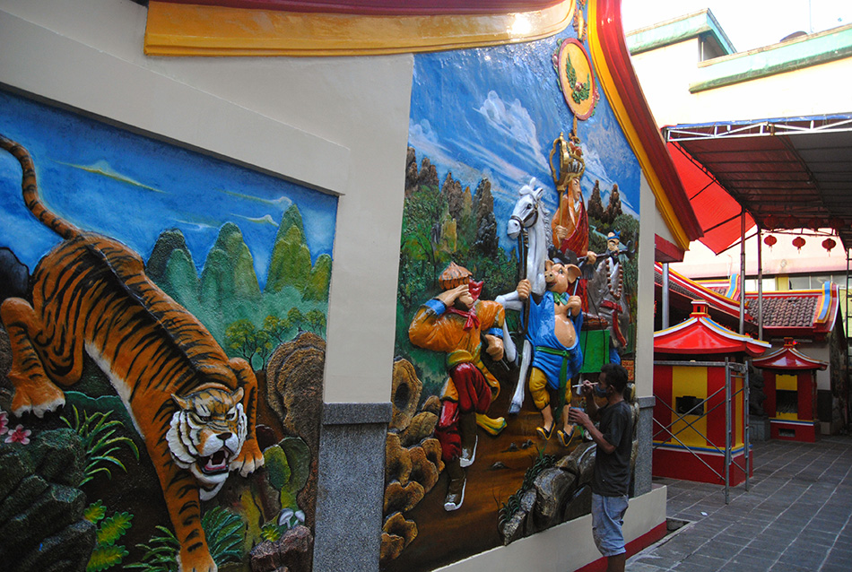 Perisapan Jelang Imlek di Vihara Dhanagun Bogor