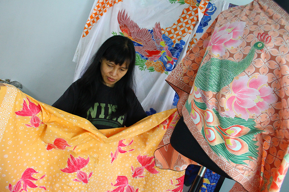 Batik Bergaya Peranakan