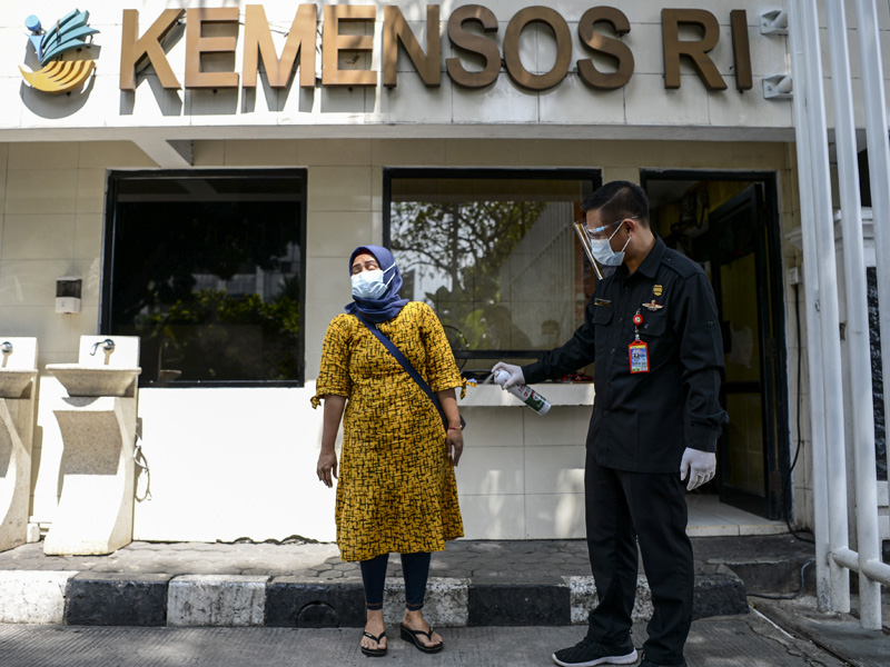 Penguncian Wilayah Di Kantor Kemensos