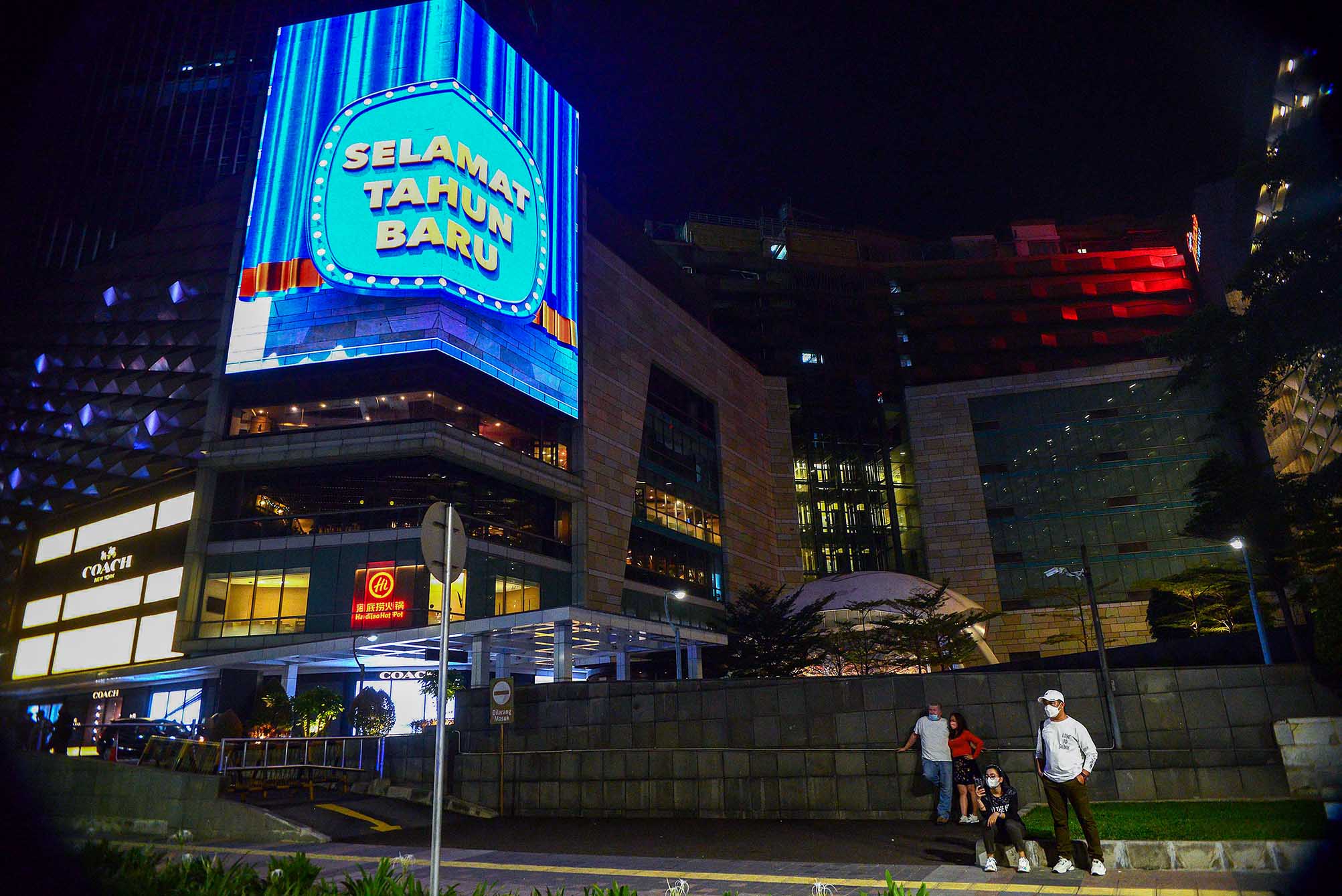 Meski Dilarang, Warga Tetap Rayakan Pergantian Tahun