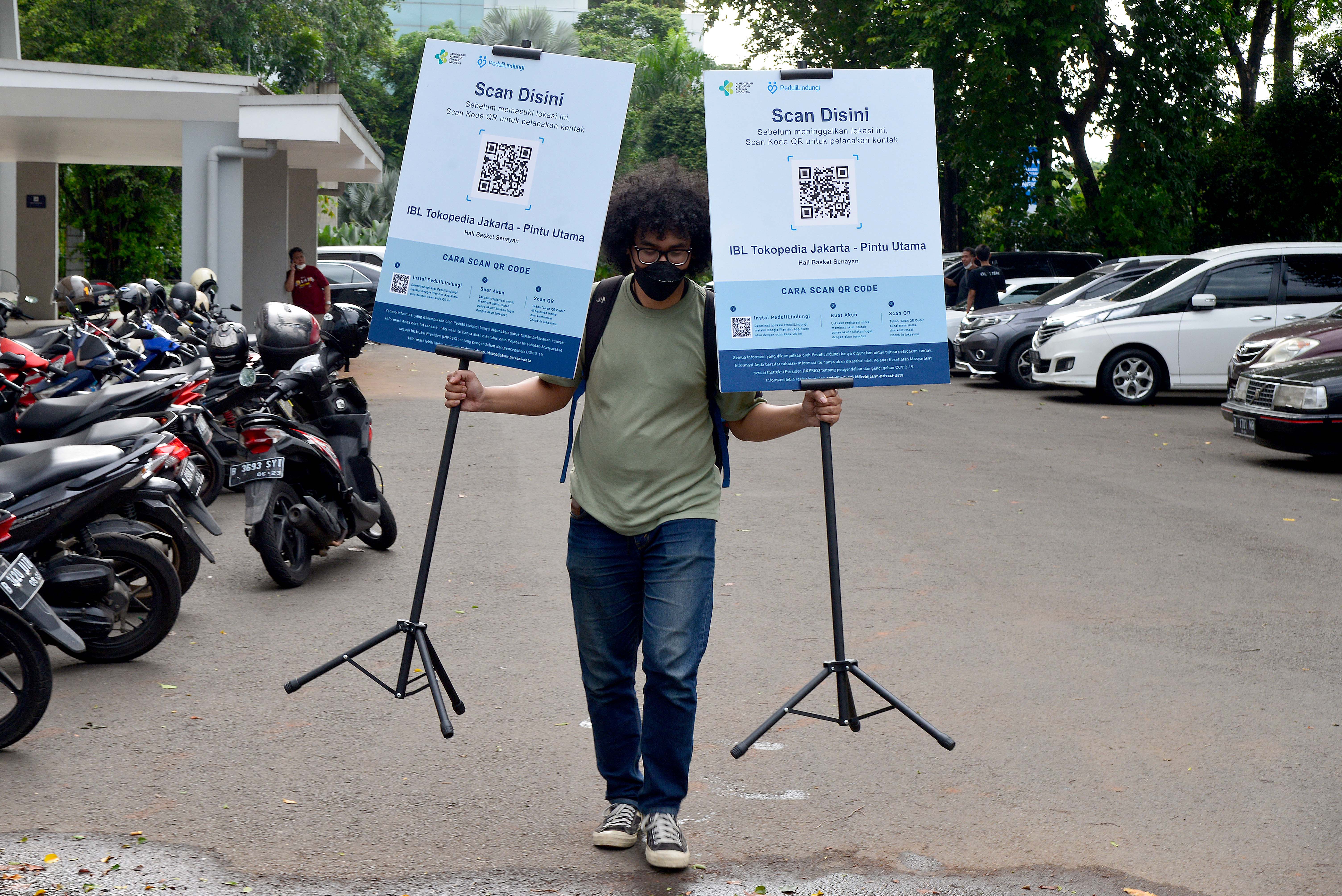 Simulasi Pertandingan Dengan Penonton