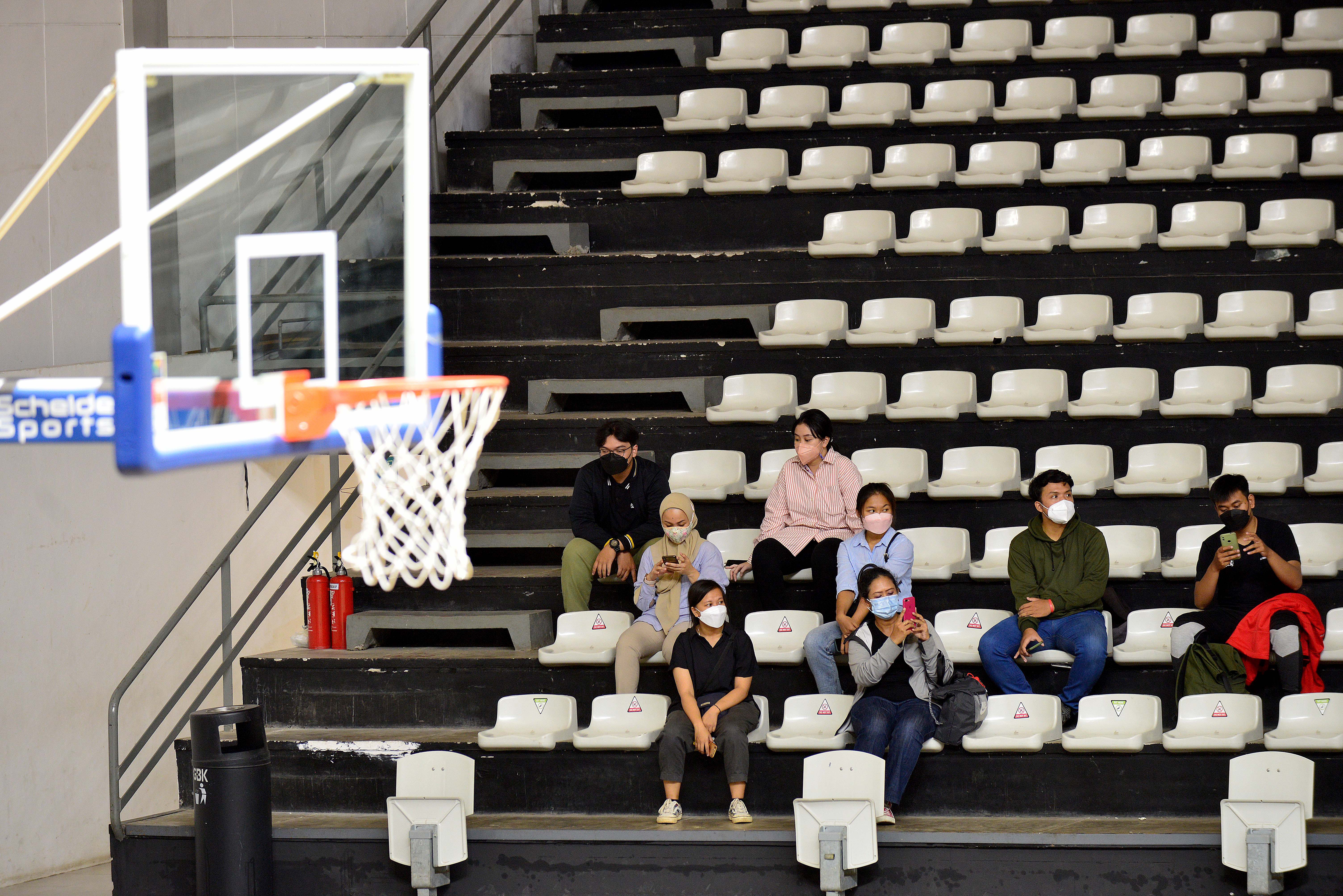 Simulasi Pertandingan Dengan Penonton