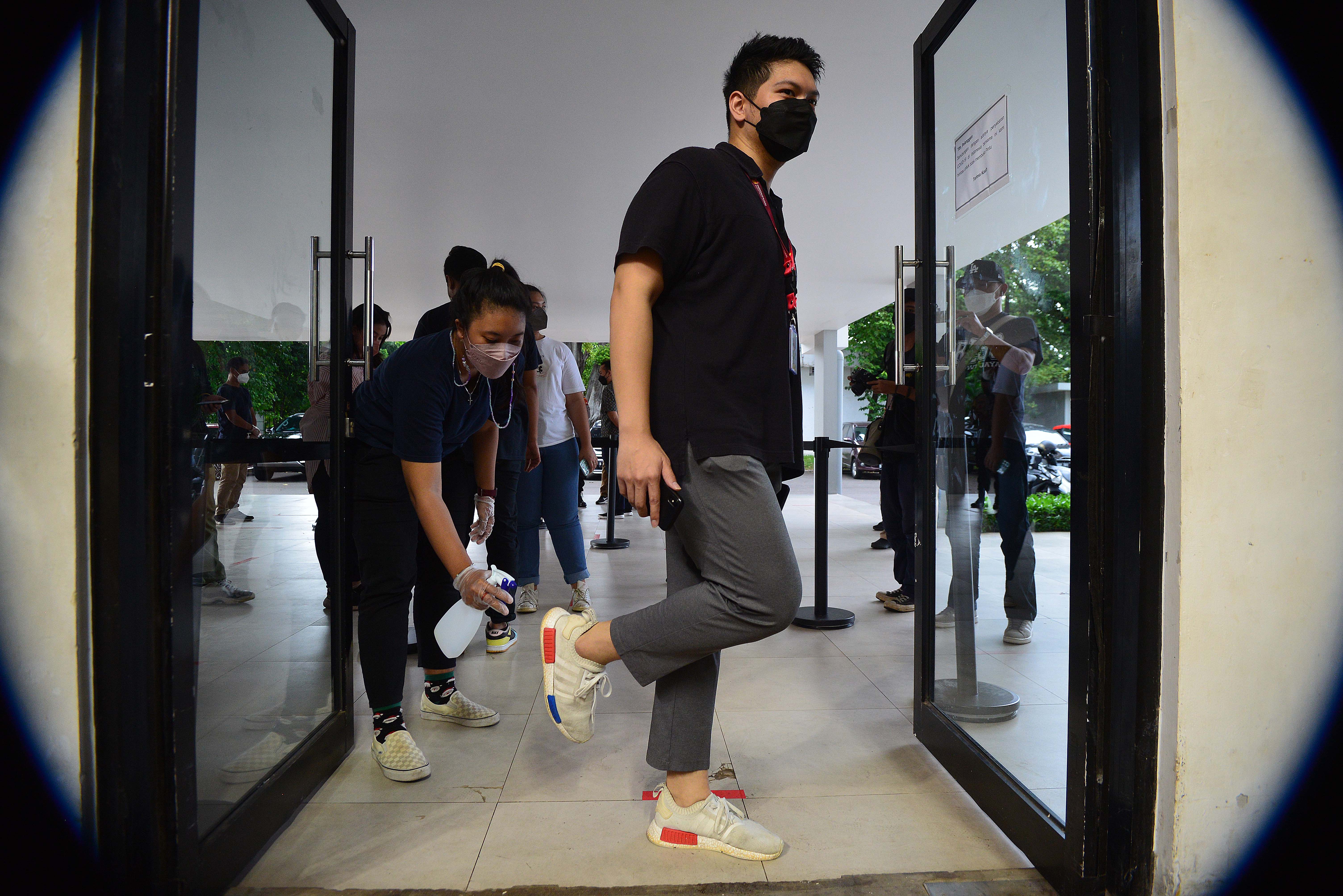 Simulasi Pertandingan Dengan Penonton