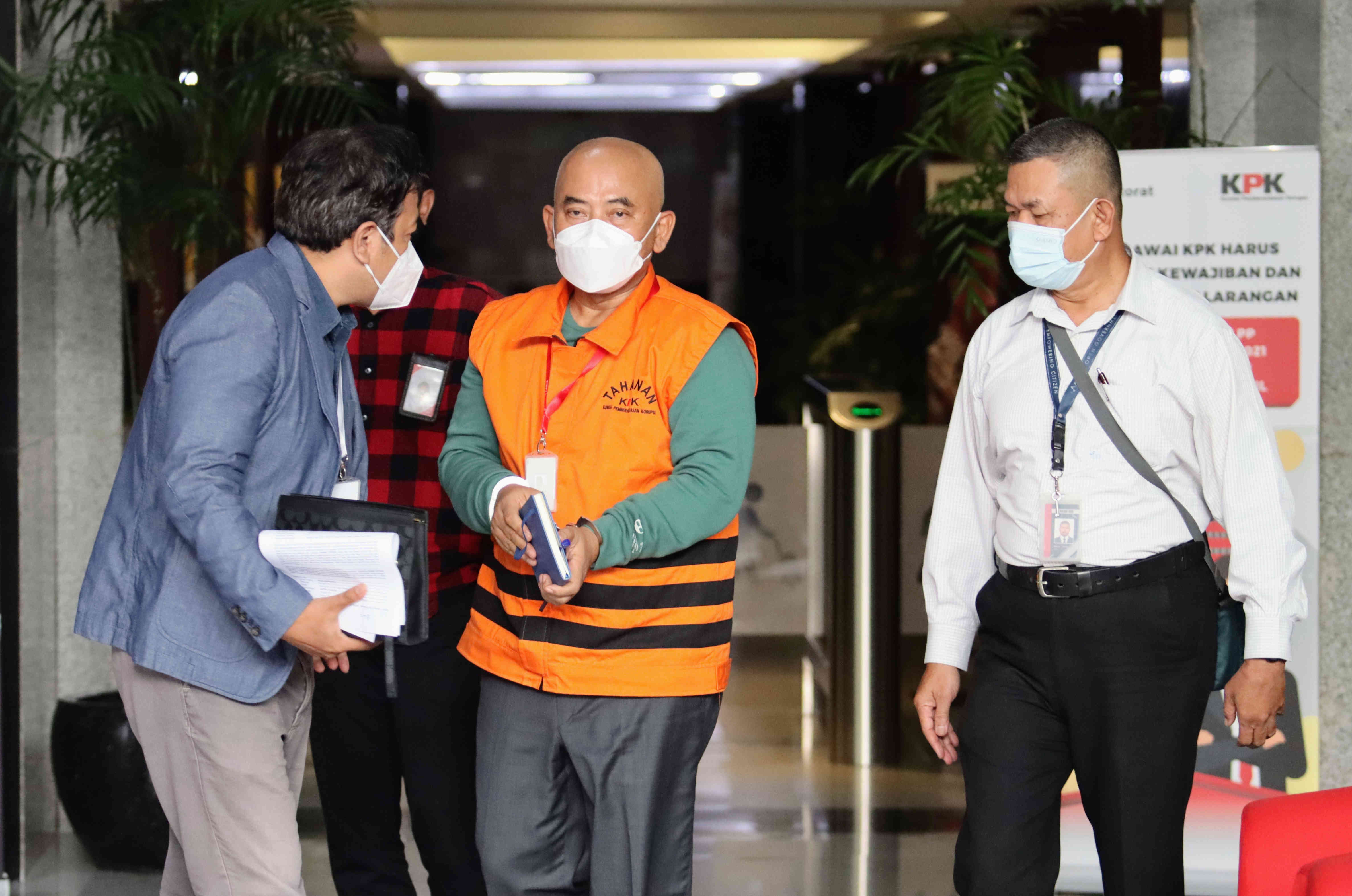 Pemeriksaan Perdana Walikota Bekasi Non Aktif Pepen