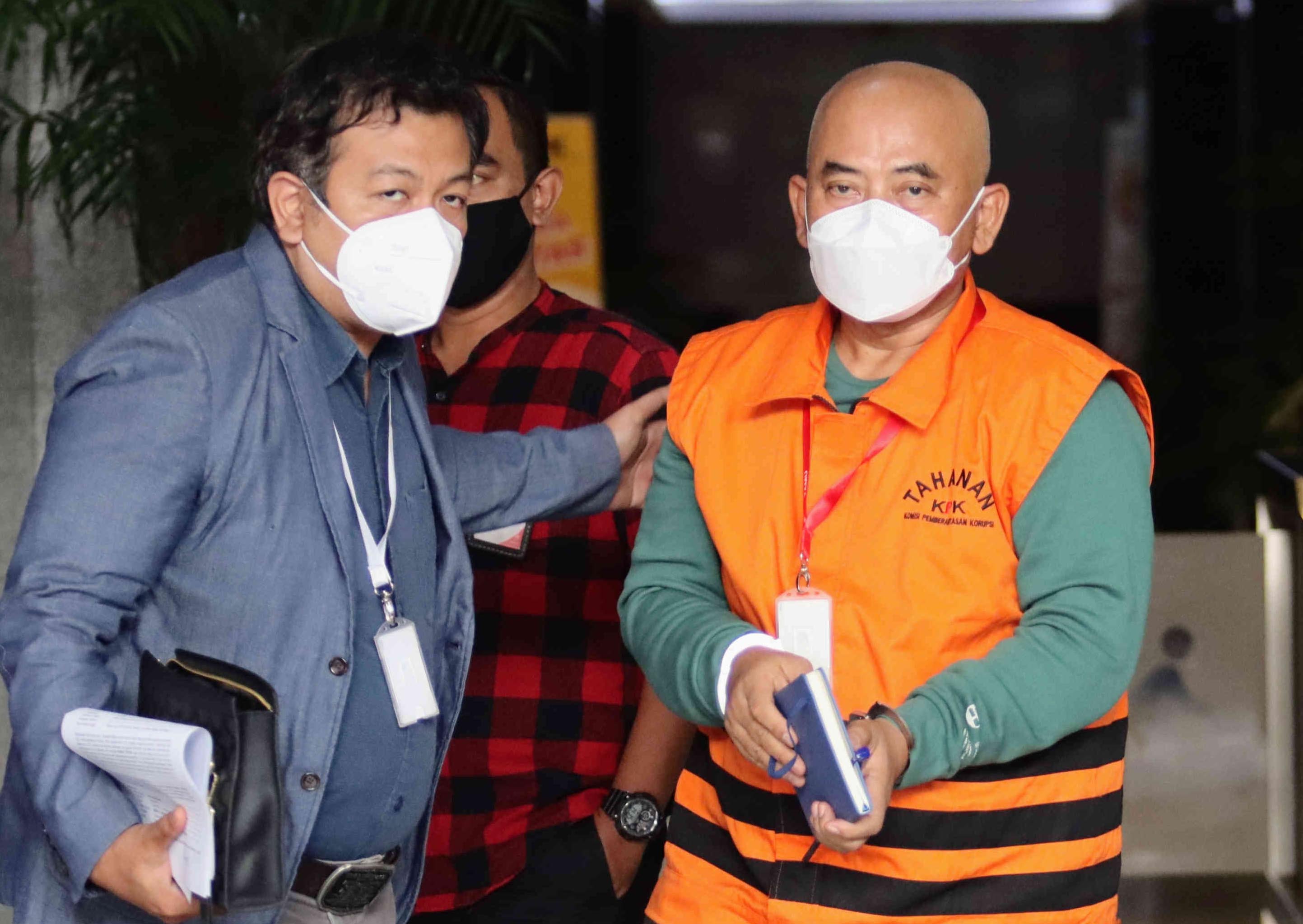 Pemeriksaan Perdana Walikota Bekasi Non Aktif Pepen