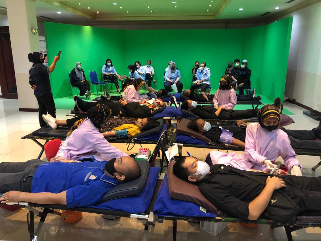 Donor Darah Peringatan HUT MI ke-52